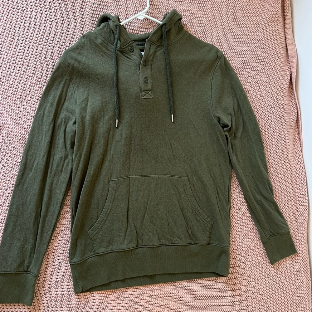 Goodfellow &Co Medium Olive Green Long Sleeve Hooded Tee